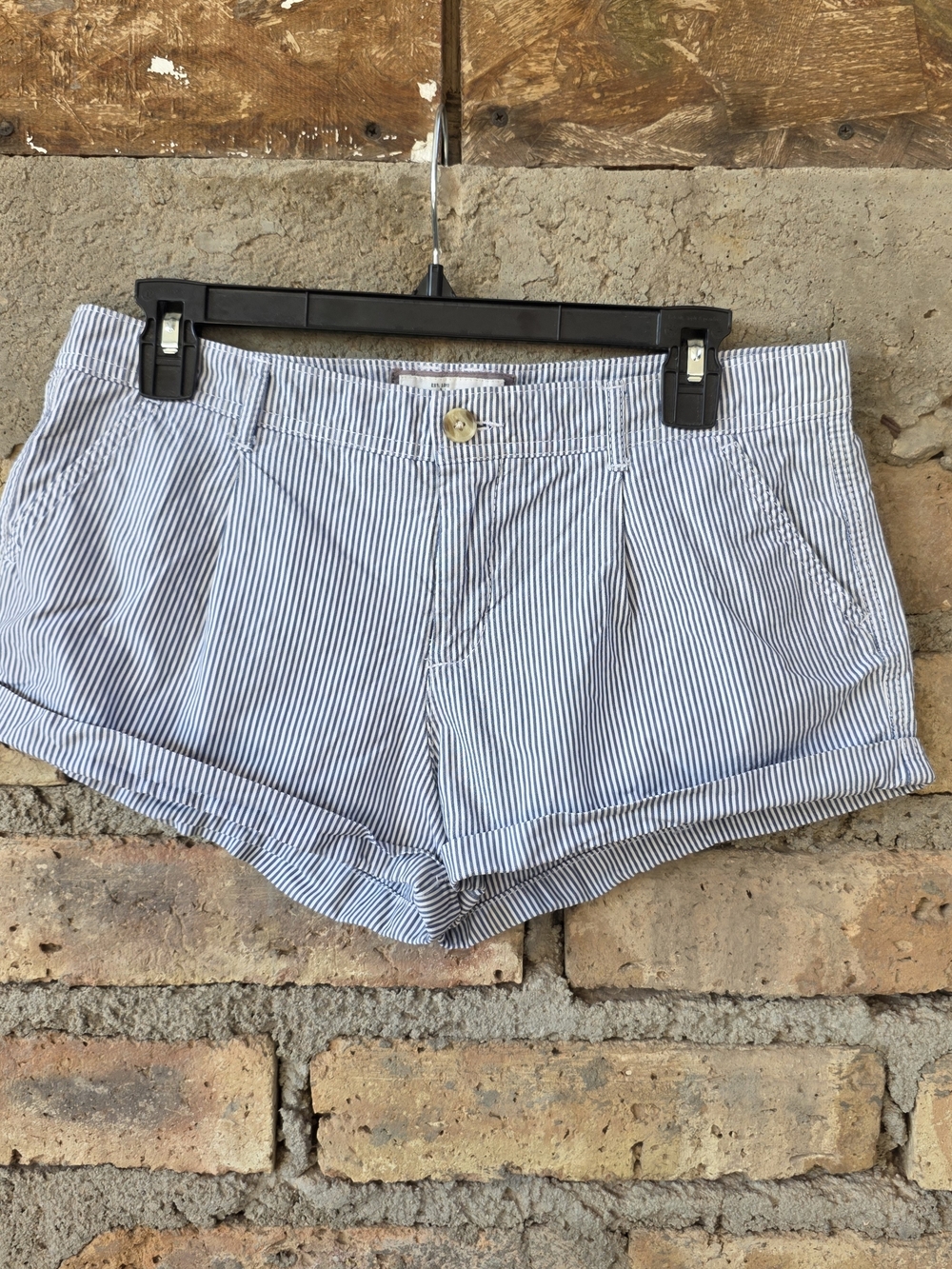 Abercrombie & Fitch Blue White Stripe Cuffed Shorts Size 8